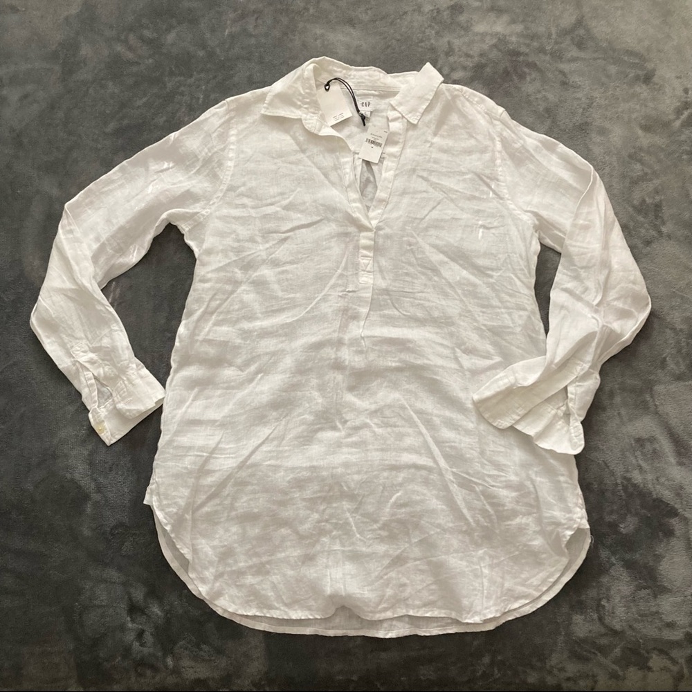 GAP, Women’s, white, medium V neck, long sleeve shirt